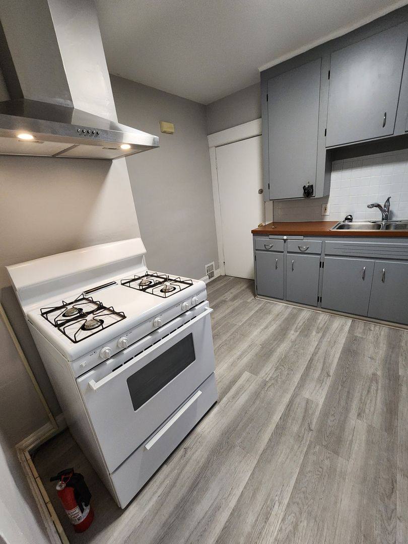 Apartment for rent at 2664 Hampshire Rd, Cleveland, OH 44106