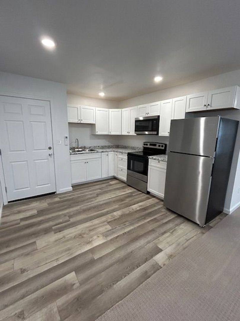 Apartment for rent at 400 James Dr, Strafford, MO 65757