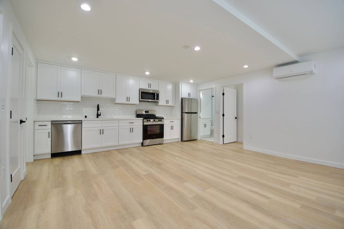 Apartment for rent at 1507 Silver Lake Blvd, Los Angeles, CA 90026