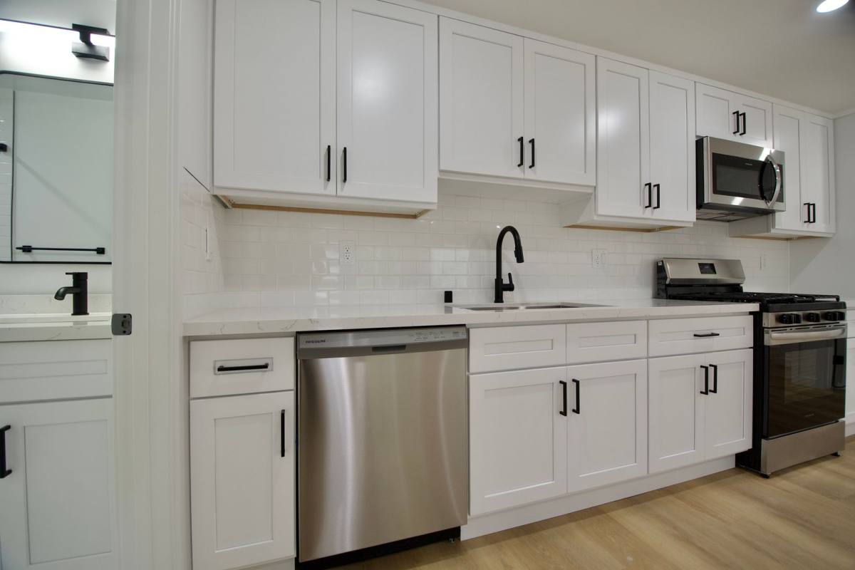 Apartment for rent at 1507 Silver Lake Blvd, Los Angeles, CA 90026