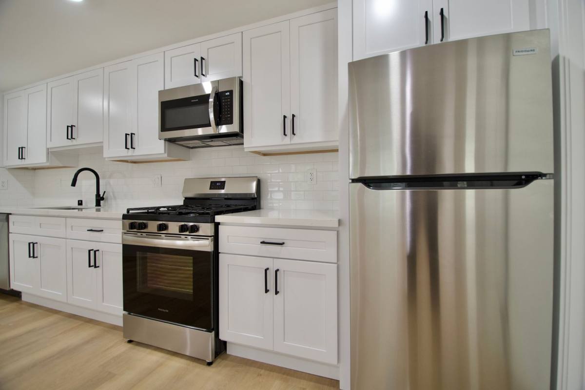 Apartment for rent at 1507 Silver Lake Blvd, Los Angeles, CA 90026