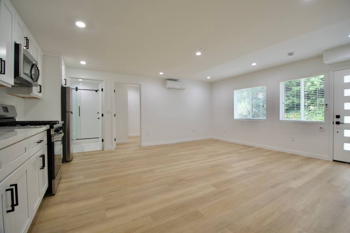 Apartment for rent at 1507 Silver Lake Blvd, Los Angeles, CA 90026