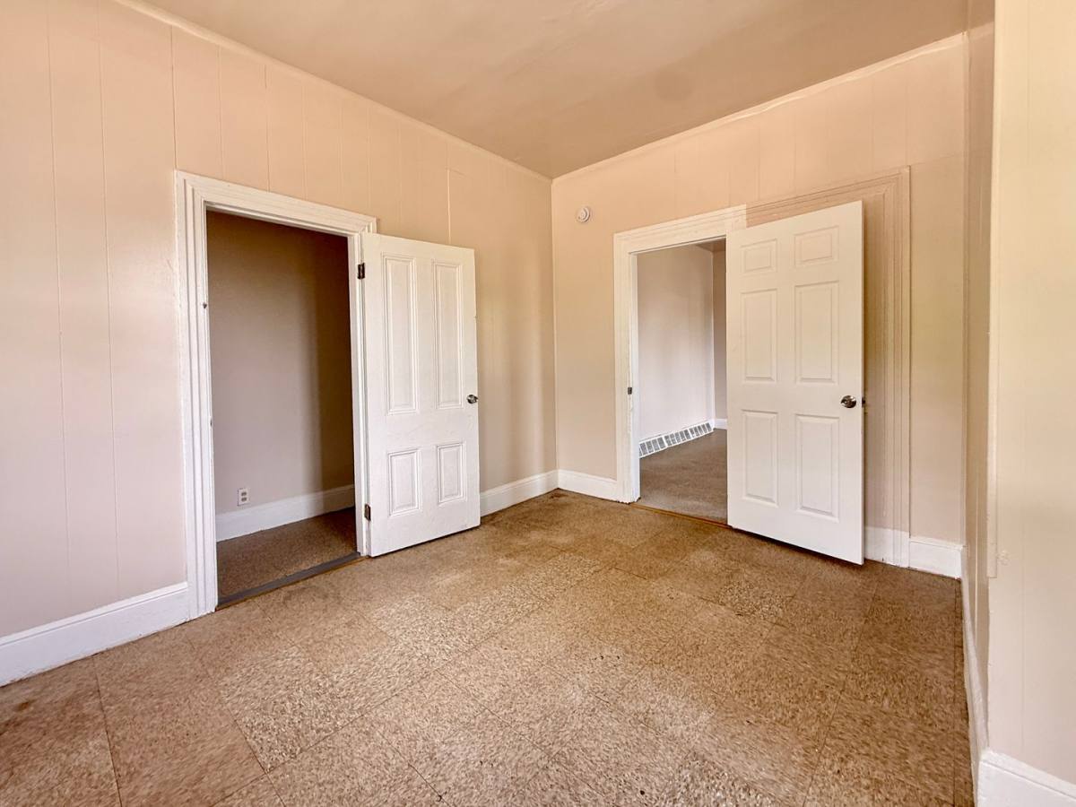 Apartment for rent at 281 S Ave, Bridgeton, NJ 08302