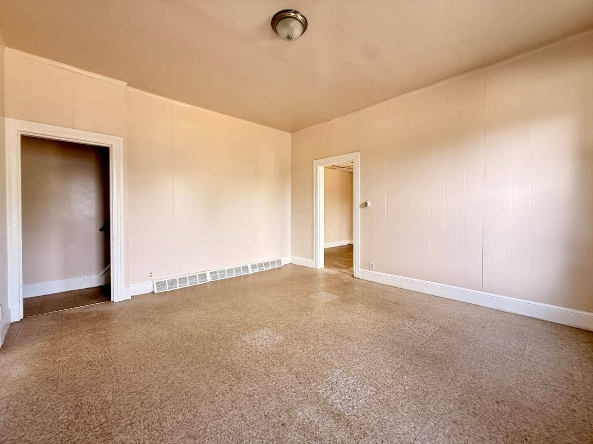 Apartment for rent at 281 S Ave, Bridgeton, NJ 08302