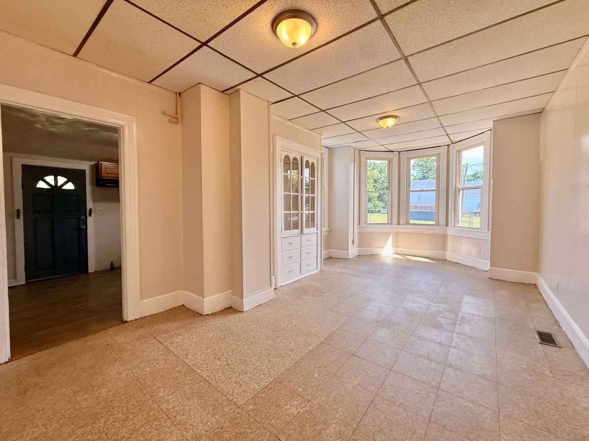 Apartment for rent at 281 S Ave, Bridgeton, NJ 08302