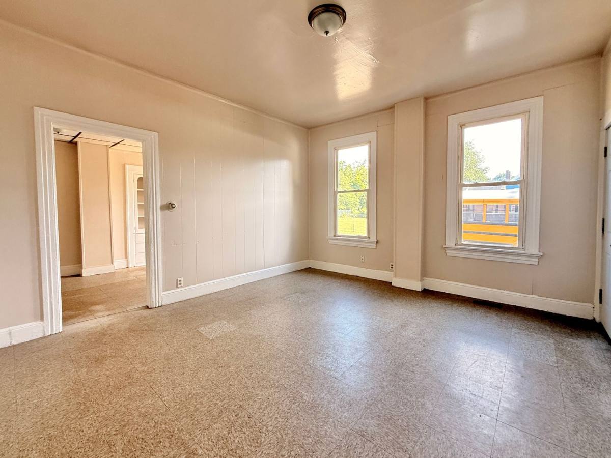Apartment for rent at 281 S Ave, Bridgeton, NJ 08302