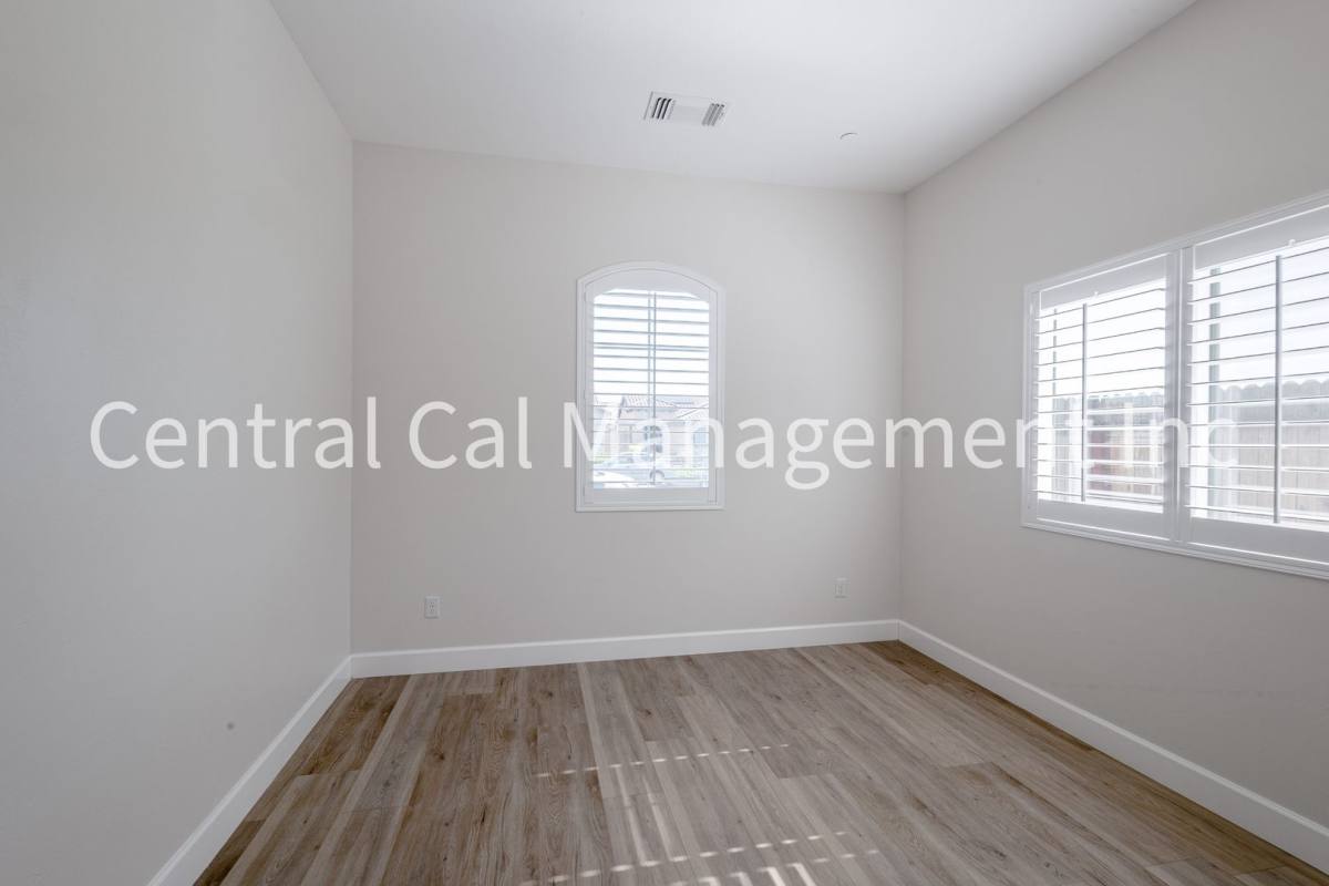 House for rent at 9029 Almond Creek Dr, Bakersfield, CA 93311