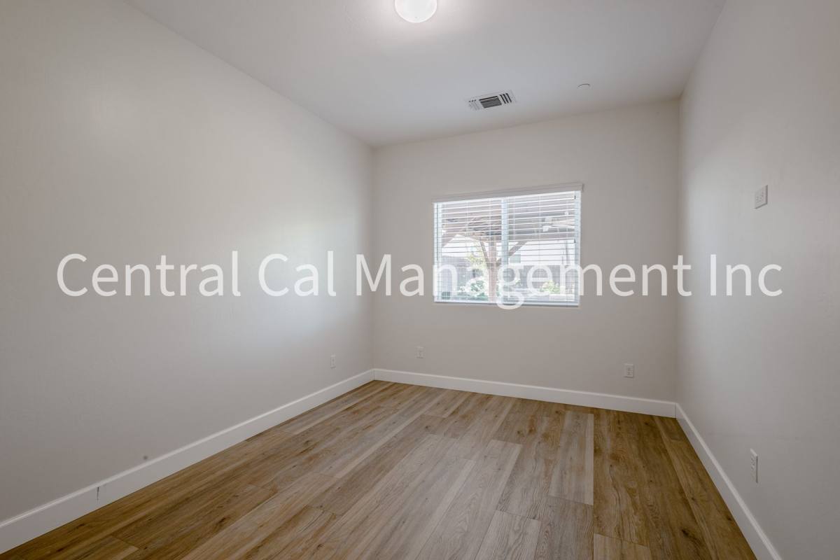House for rent at 9029 Almond Creek Dr, Bakersfield, CA 93311