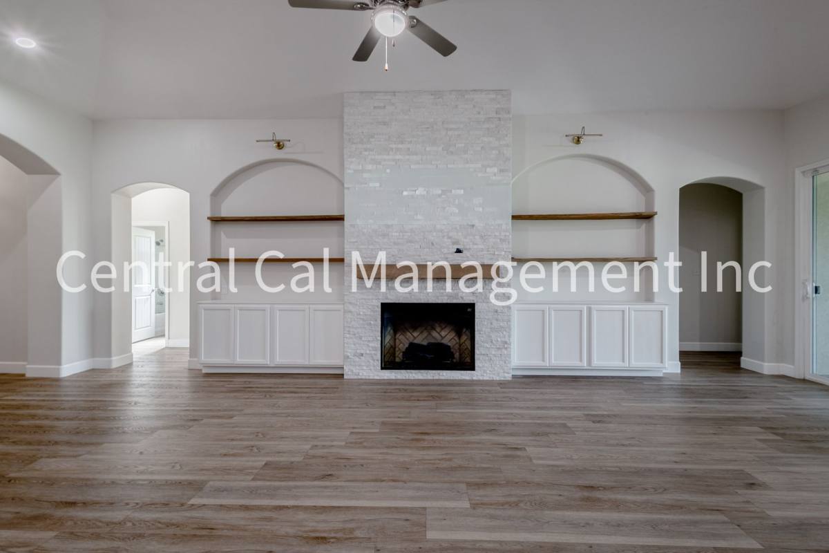 House for rent at 9029 Almond Creek Dr, Bakersfield, CA 93311