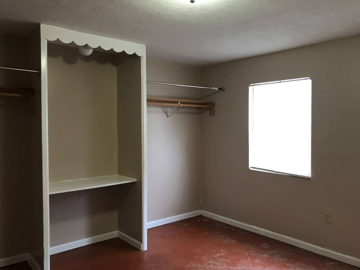 Apartment for rent at 111-117 15th St, Alexandria, LA 71301