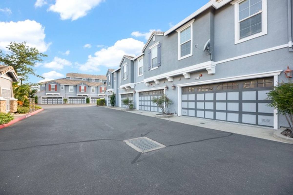 Townhouse for rent at 6143 Lonetree Blvd, Rocklin, CA 95765