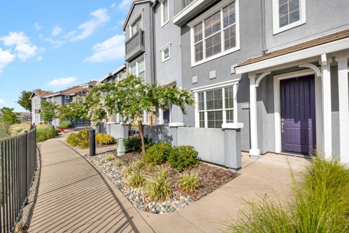 Townhouse for rent at 6143 Lonetree Blvd, Rocklin, CA 95765