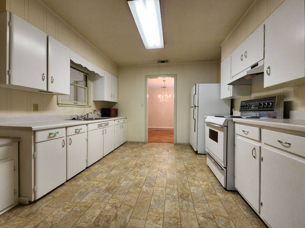 House for rent at 707 W Ave, San Angelo, TX 76903