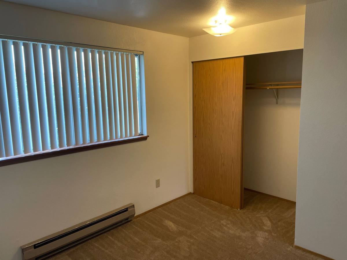 Apartment for rent at 445 SE Regatta Dr, Oak Harbor, WA 98277