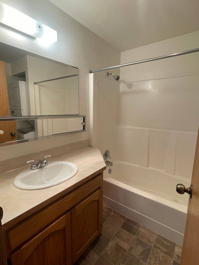 Apartment for rent at 445 SE Regatta Dr, Oak Harbor, WA 98277
