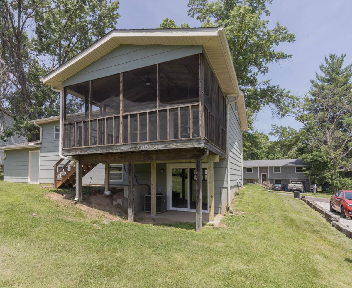 House for rent at 6581 S Gateway Blvd, Columbia, MO 65203