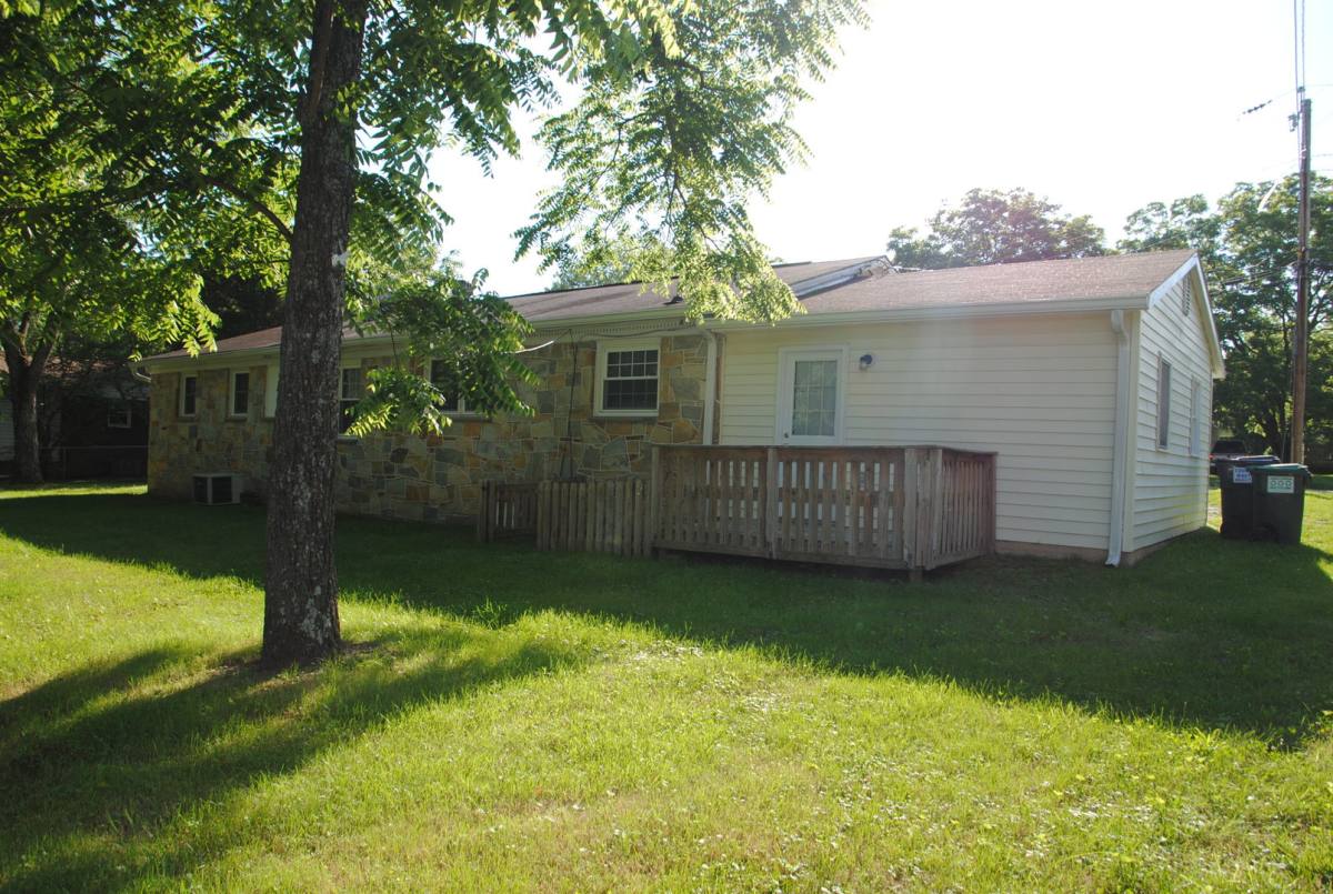 House for rent at 111 Walnut Dr, Fredericksburg, VA 22405