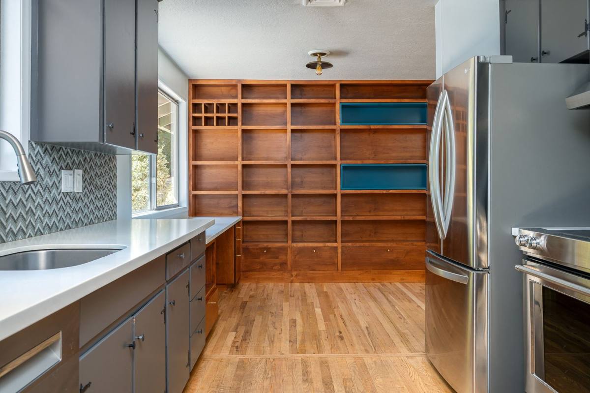 House for rent at 5530 Bonita Rd, Lake Oswego, OR 97035