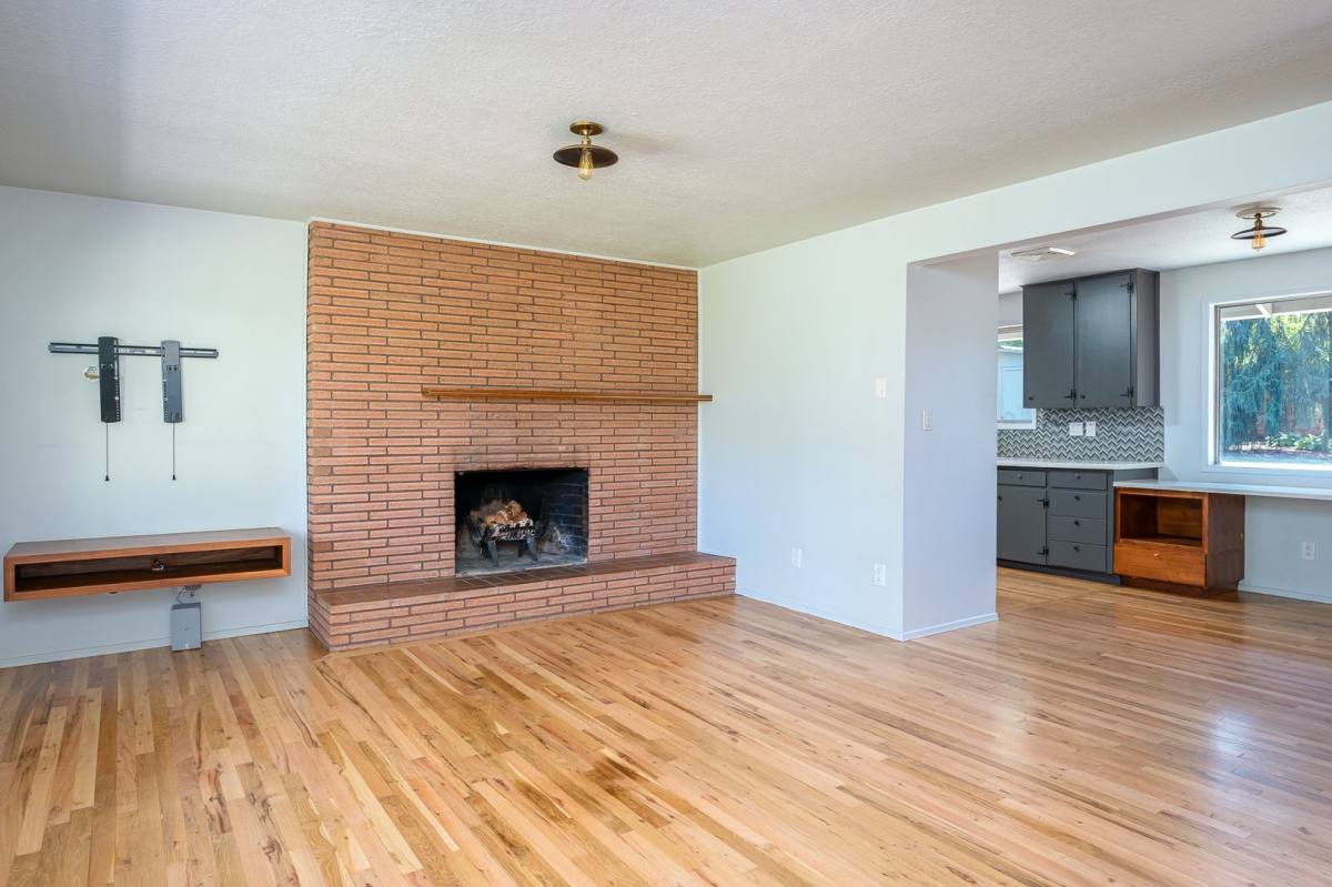 House for rent at 5530 Bonita Rd, Lake Oswego, OR 97035