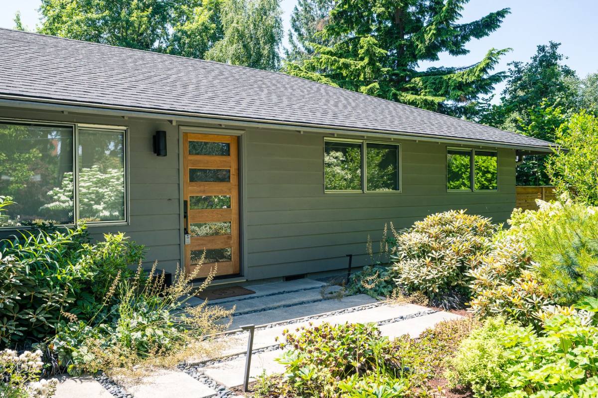 House for rent at 5530 Bonita Rd, Lake Oswego, OR 97035