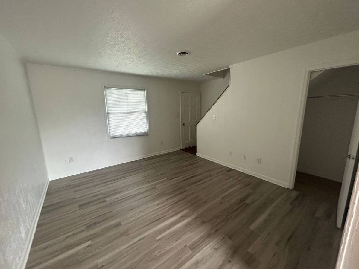 Apartment for rent at 515 Rosewood Ave, Martinsville, VA 24112