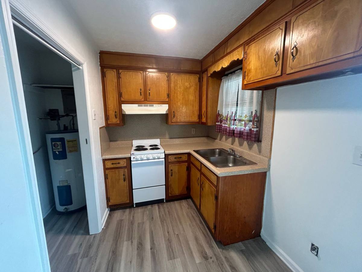 Apartment for rent at 515 Rosewood Ave, Martinsville, VA 24112