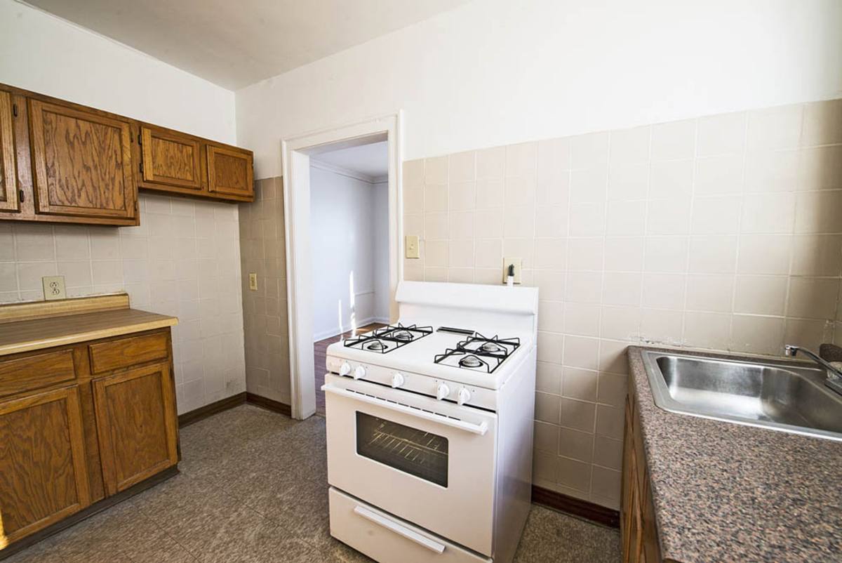 Apartment for rent at 1815 W 77th St, Chicago, IL 60620
