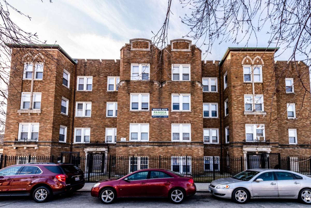 Apartment for rent at 1815 W 77th St, Chicago, IL 60620
