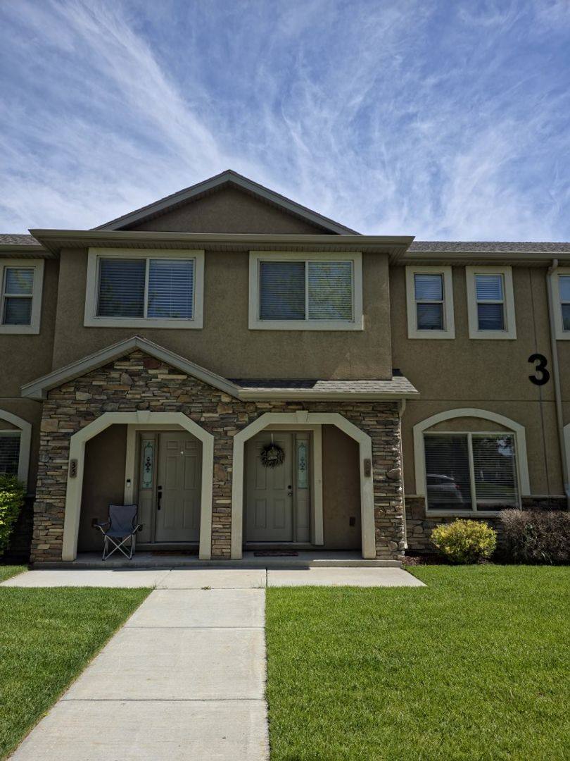 Townhouse for rent at 565 Pioneer Rd, Rexburg, ID 83440