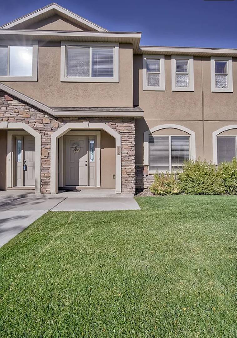 Townhouse for rent at 565 Pioneer Rd, Rexburg, ID 83440
