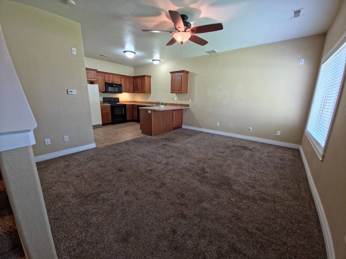 Townhouse for rent at 565 Pioneer Rd, Rexburg, ID 83440