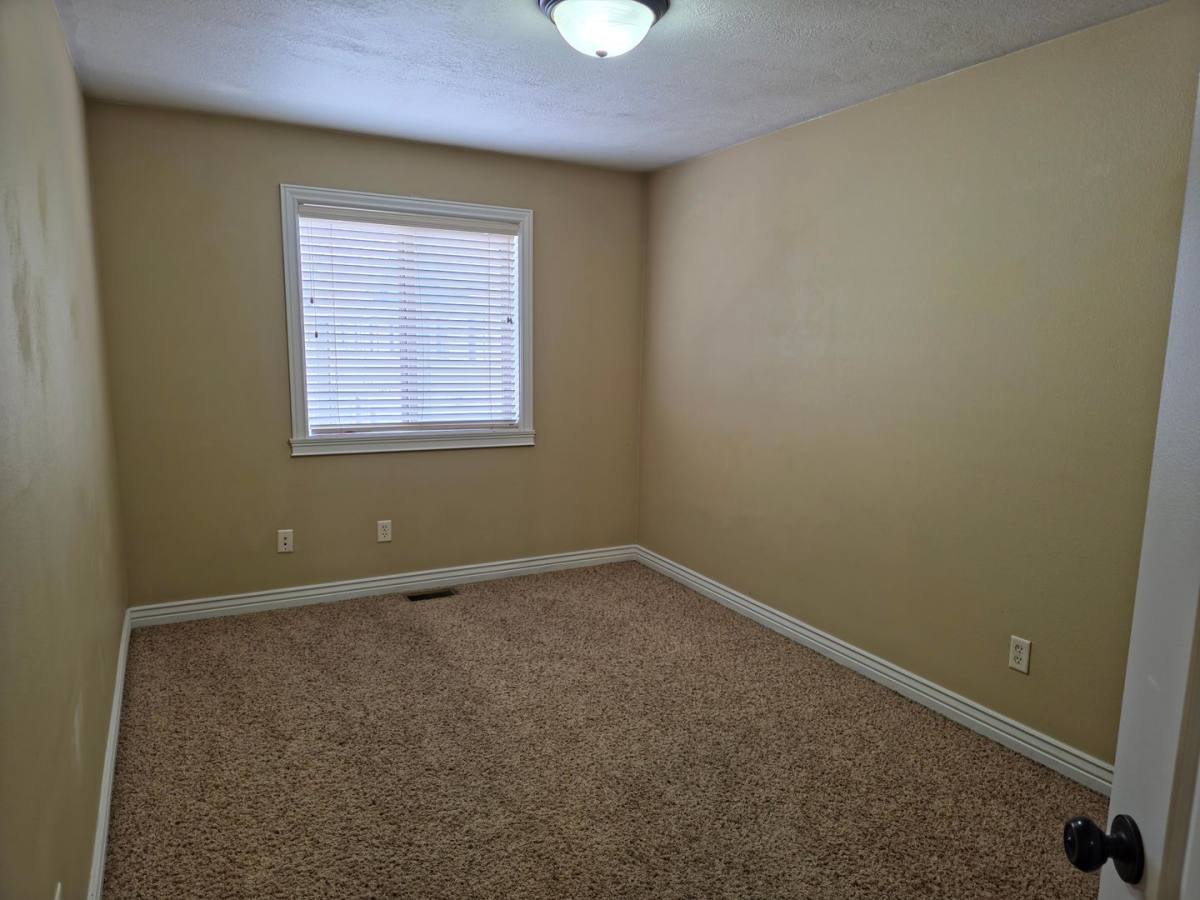 Townhouse for rent at 565 Pioneer Rd, Rexburg, ID 83440
