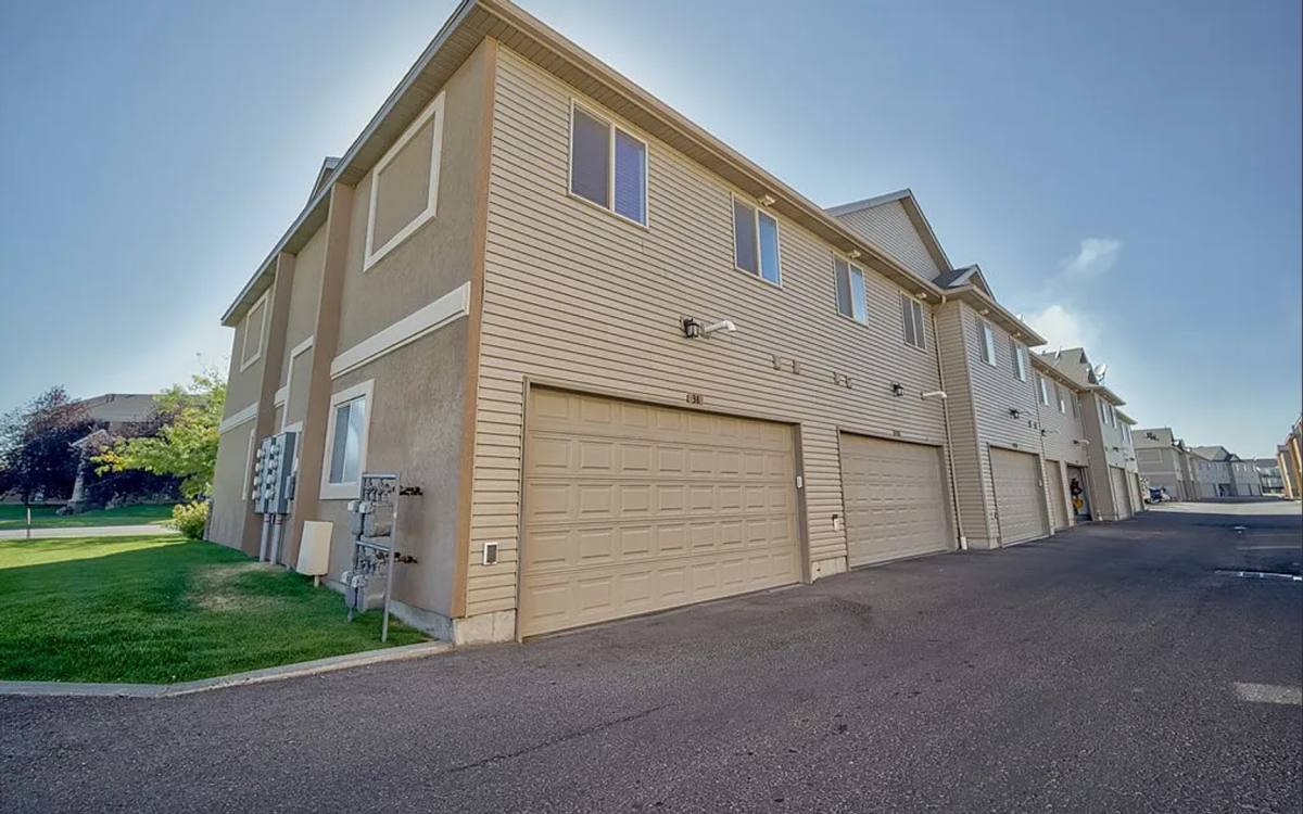 Townhouse for rent at 565 Pioneer Rd, Rexburg, ID 83440