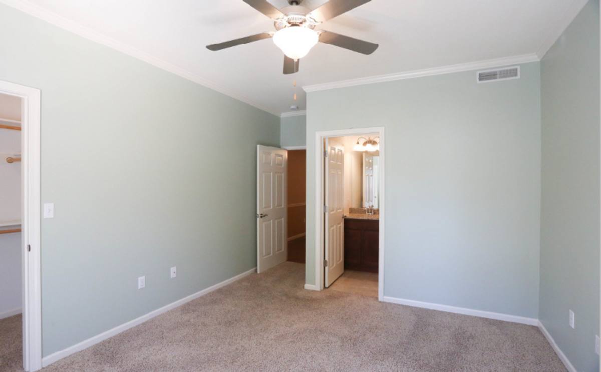 Apartment for rent at 810 Wildwood Dr, Jefferson City, MO 65109