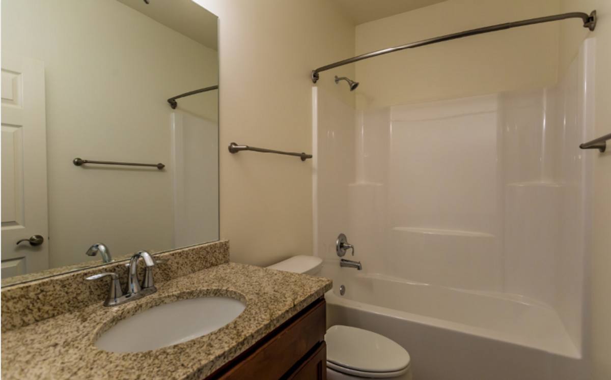 Apartment for rent at 810 Wildwood Dr, Jefferson City, MO 65109