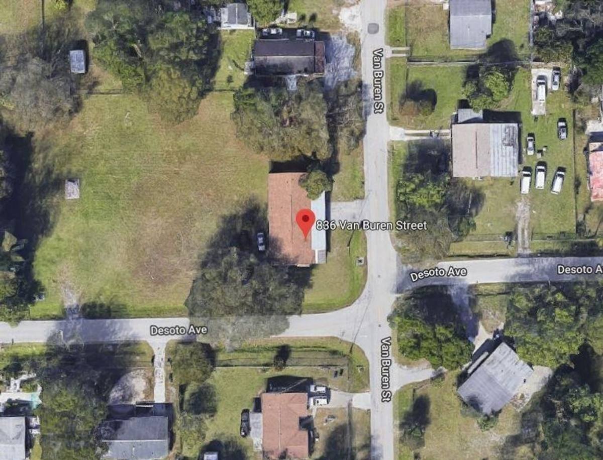 Apartment for rent at 838 Van Buren St, Fort Myers, FL 33916