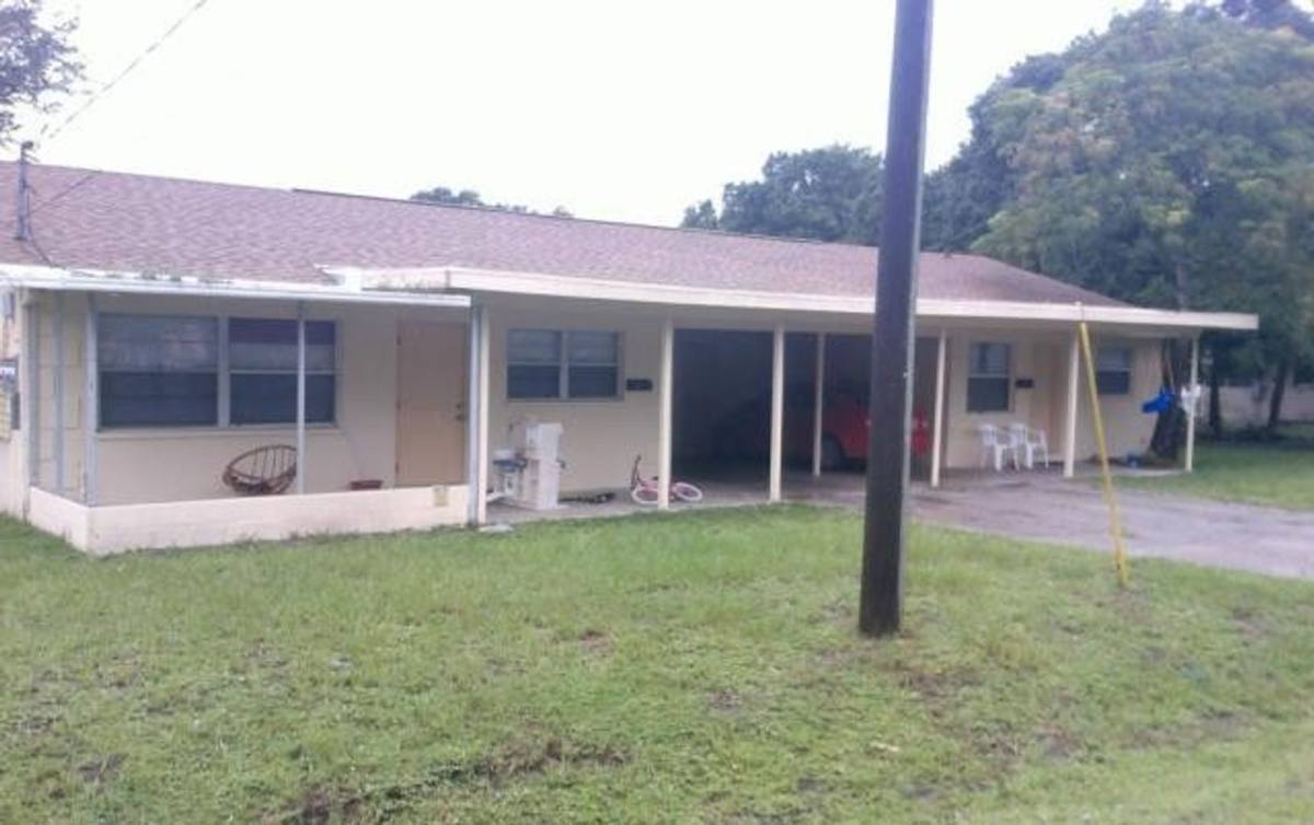 Apartment for rent at 838 Van Buren St, Fort Myers, FL 33916
