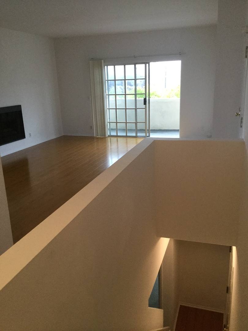 Apartment for rent at 11482 Moorpark St, North Hollywood, CA 91602