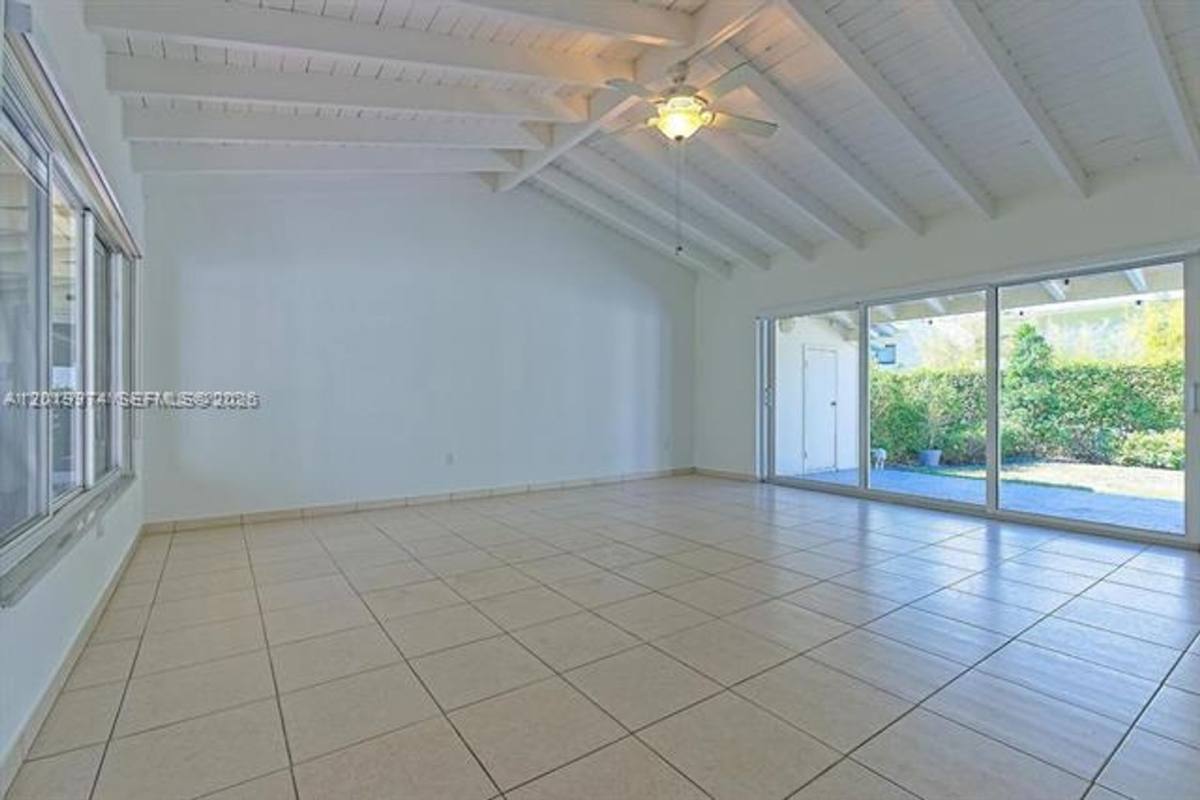 Apartment for rent at 5400 Orduna Dr, Miami, FL 33146
