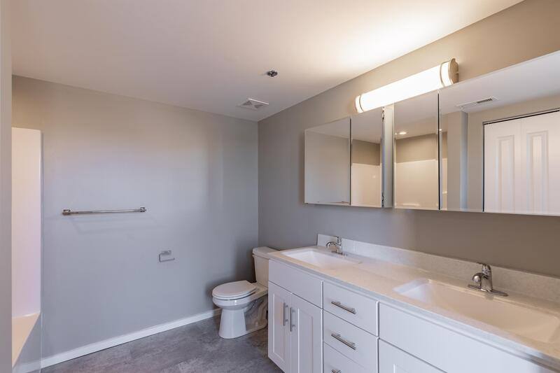 Apartment for rent at 116 N 4th St, Burlington, IA 52601