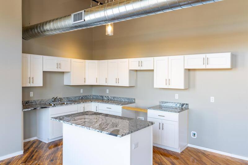 Apartment for rent at 116 N 4th St, Burlington, IA 52601