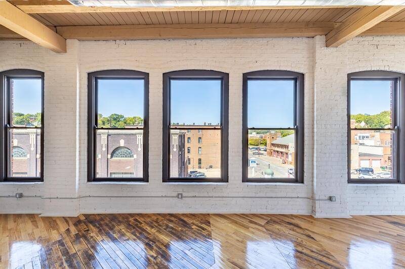 Apartment for rent at 116 N 4th St, Burlington, IA 52601