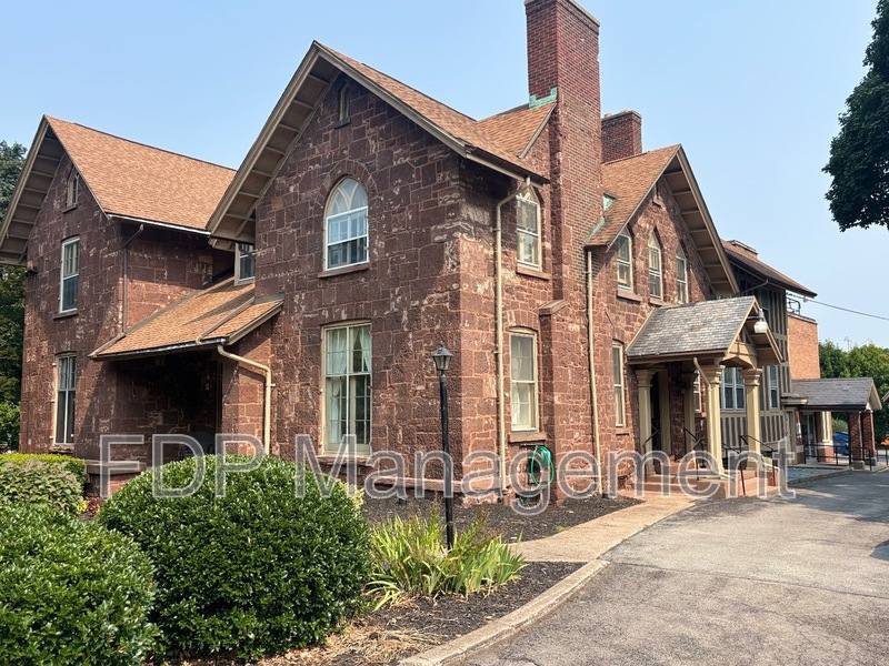 House for rent at 660 E Ave #105, Rochester, NY 14607