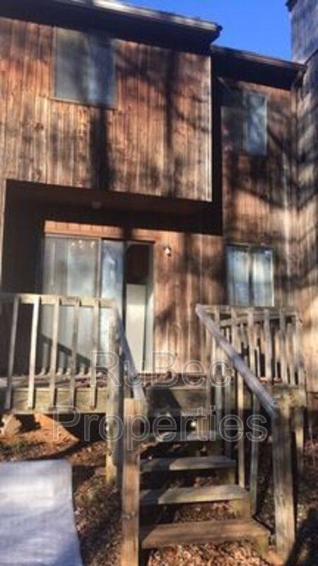 Townhouse for rent at 6024 Spanish Oak Rd, Charlotte, NC 28227