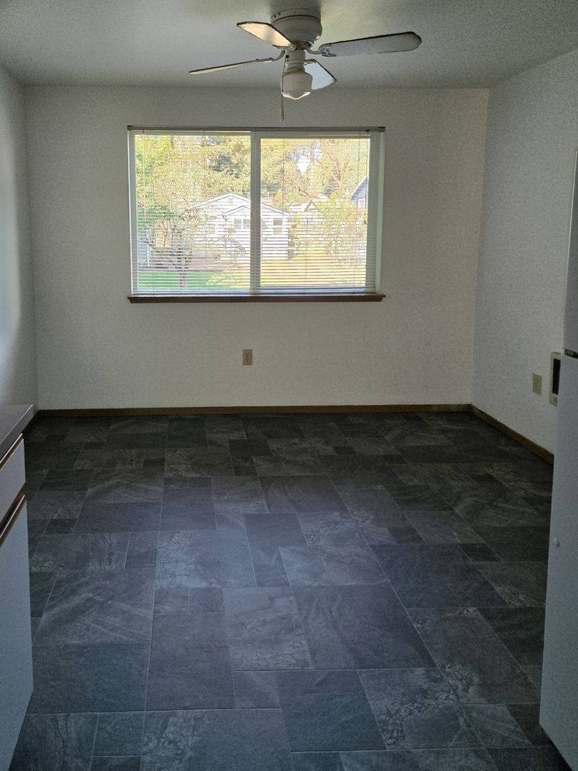 Apartment for rent at 3605-3625 Belle Vista Court S, Salem, OR 97302