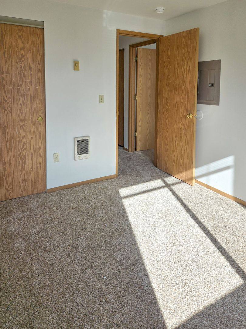 Apartment for rent at 3605-3625 Belle Vista Court S, Salem, OR 97302