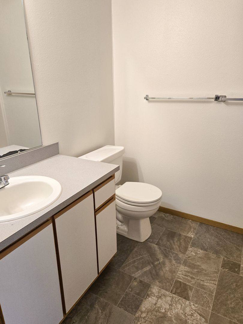 Apartment for rent at 3605-3625 Belle Vista Court S, Salem, OR 97302