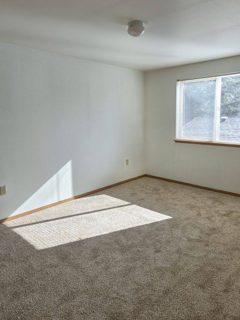 Apartment for rent at 3605-3625 Belle Vista Court S, Salem, OR 97302