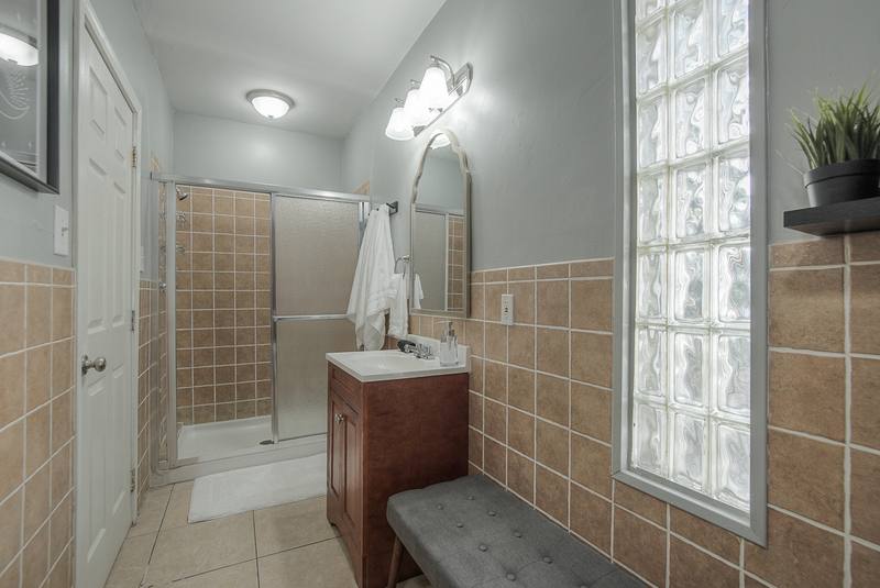 Apartment for rent at 4416 Terrace St #1, Kansas City, MO 64111