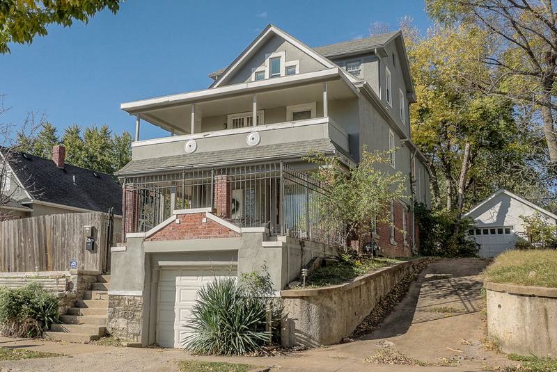 Apartment for rent at 4416 Terrace St #1, Kansas City, MO 64111